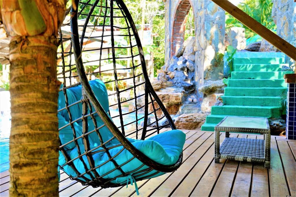 The Dock Resort Over Water Retreat West End Ngoại thất bức ảnh