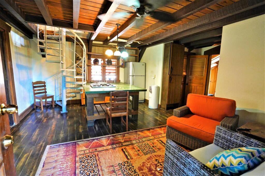 The Dock Resort Over Water Retreat West End Ngoại thất bức ảnh